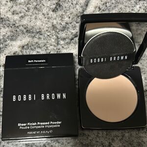 Bobbi Brown Sheer Finish Pressed Powder Soft Porcelain 0.31oz 9g New Box